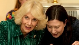 Camilla in verde elfo per l’evento di Natale a Clarence House