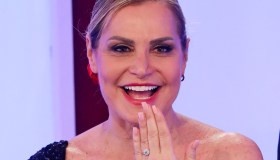 Simona Ventura: l’abito da sposa non sarà bianco. Le rivelazioni sul matrimonio con Giovanni Terzi