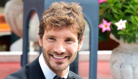 Ascolti tv del 6 dicembre: su Rai 1 il film con Stefano De Martino sfida Gerry Scotti