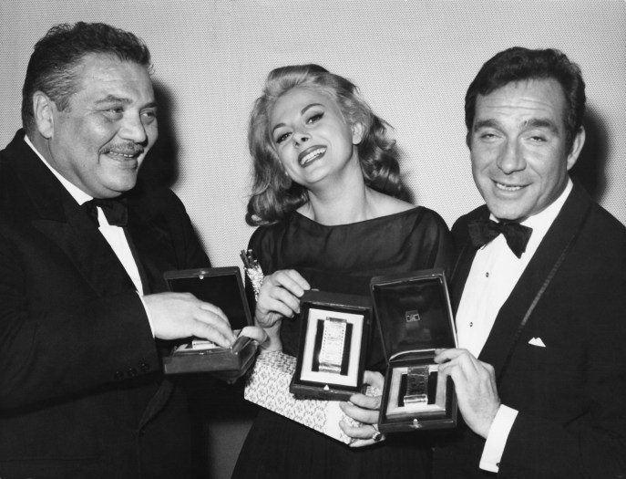 Folco Lulli, Sandra Milo e Ugo Tognazzi col Nastro D'Argento
