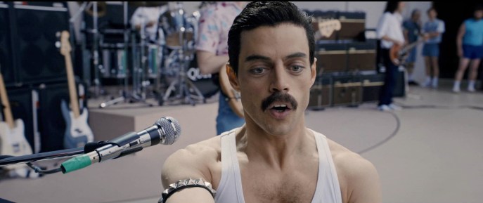 Rami Malek nei panni di Freddie Mercury