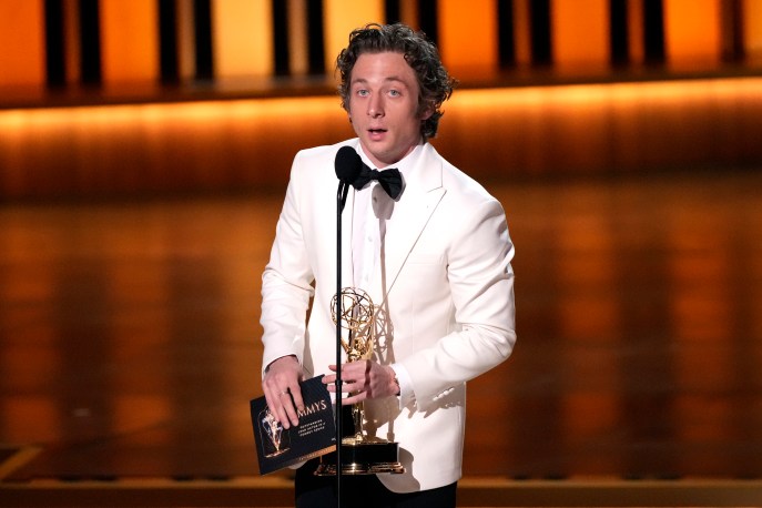 Jeremy Allen White alla cerimonia degli "Emmy Awards" 2024