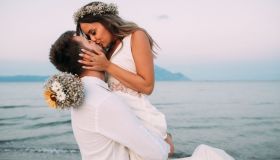 Mini-moon: cos’è la luna di miele low cost