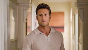 Chi è Glen Powell, il sex symbol protagonista di Tutti tranne te