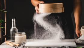 Trucchi per setacciare la farina senza setaccio