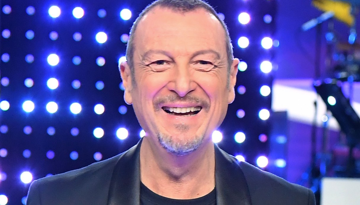 Sanremo 2024, le star sul palco galleggiante: Amadeus a sorpresa con Gigi D’Agostino