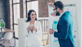 L’attrazione tra i colleghi esiste davvero: tutta colpa dell’Office Ten