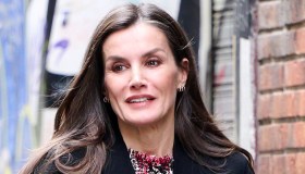 Letizia di Spagna, il segreto della sua giacca in tweed e le ballerine bebè da 2 cm