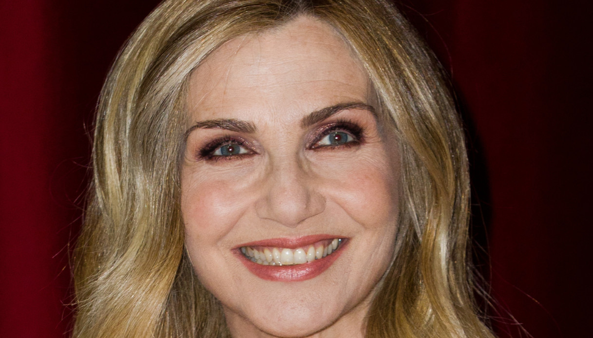 Lorella Cuccarini, il legame con la figlia “libera di amare anche una donna”