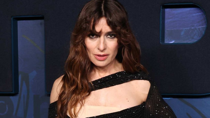 Emmy Awards, sul red carpet vince Sabrina Impacciatore: mai così seducente