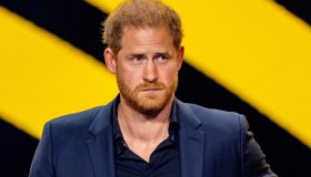 Principe Harry, tabloid battuti in tribunale: scatta il risarcimento per le intercettazioni