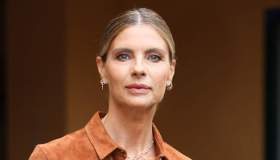 Martina Colombari in ospedale: “Intervento d’urgenza all’addome”. Come sta