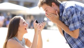 Proposta di matrimonio fatta da lei: idee e consigli
