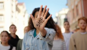 Senza consenso è stupro: New York lo riconosce, l’Europa resta indietro