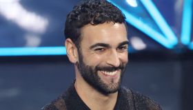 Amadeus e Marco Mengoni protagonisti di stile nella prima serata di Sanremo 2024