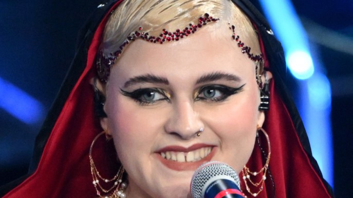 Queer, cosa significa e come nasce la comunità rappresentata da BigMama a Sanremo