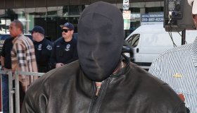 Il delirio di onnipotenza di Kanye West, mascherato anche in Italia