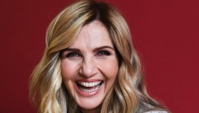 Lorella Cuccarini, quanto è alta: il trucco del tacco sottile e dei pantaloni palazzo