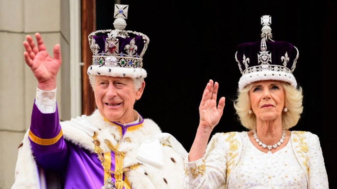 Re Carlo, abdicazione o Regency Act: regno al bivio dopo la diagnosi di cancro