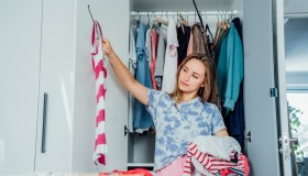 10 consigli per riordinare l’armadio (in poco tempo e senza sbatti)