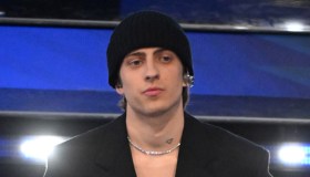 Sangiovanni, stop dopo Sanremo. Rimandati album e concerti: “Il coraggio di fermarsi”