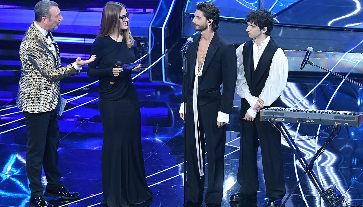 I Santi Francesi durante la terza serata di Sanremo 2024