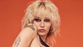 Doctor, testo e significato della nuova canzone di Miley Cyrus