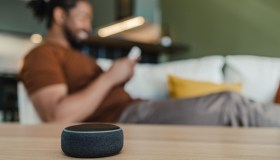 Alexa si schiera contro la violenza verbale: il dispositivo risponderà agli insulti ricevuti