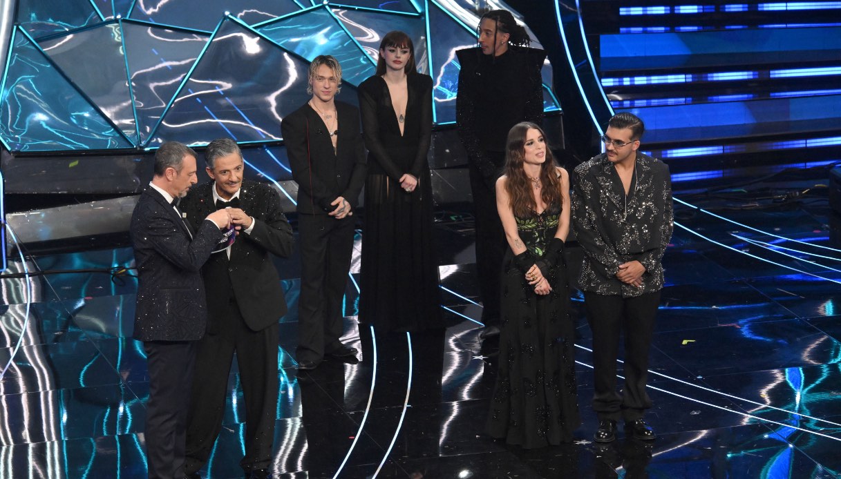 Festival di Sanremo, Striscia la Notizia solleva lo scandalo televoto: 2 milioni di voti scartati