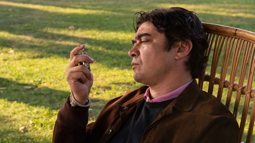 L’amore per il cinema, per le auto e per la Puglia: Riccardo Scamarcio si racconta