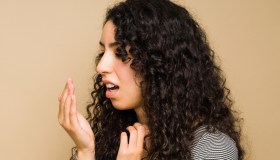 Alitosi e metilmercaptano, attenzione ai batteri che lo formano