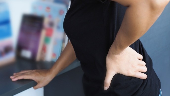 Anca a scatto: sintomi, cause e rimedi