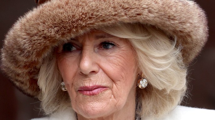 Carlo ha il cancro, condizioni di salute del Re. Camilla rompe la tradizione secolare