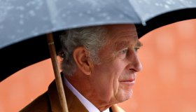 Carlo ha il cancro, condizioni di salute del Re: primo record negativo del suo regno