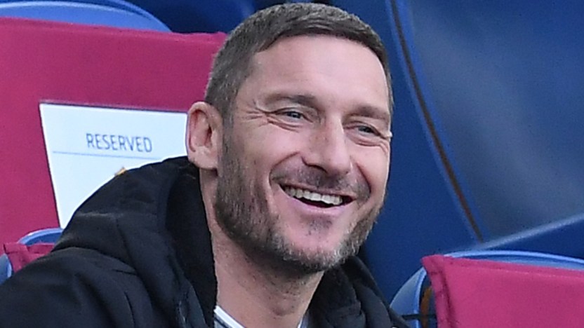 C’è posta per te, i campioni della Roma non trattengono le lacrime: cosa è successo