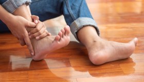 Distorsione del piede: cause, sintomi, riabilitazione