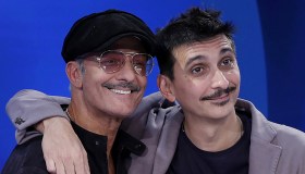 Fiorello a Viva Rai2!, svolta con Fabrizio Biggio. E punzecchia Fedez