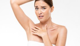 Idrosadenite suppurativa: cos’è, sintomi, cura