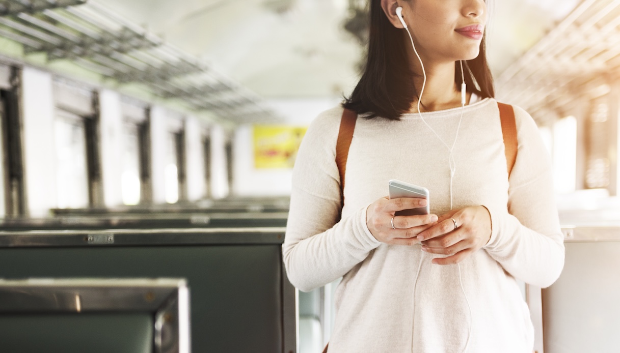 Pronta per un viaggio in solitaria? Le app utili per viaggiare da sola in sicurezza e comfort