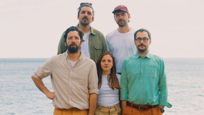 Chi sono gli Ex-otago, il gruppo sul palco del Primo Maggio