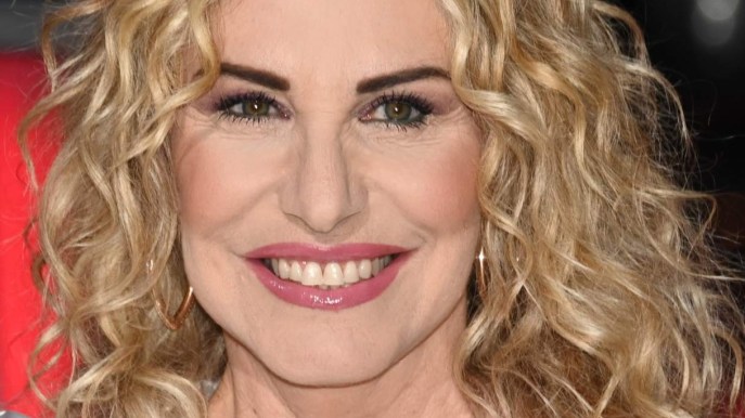 Clerici, De Filippi, nei look delle vip esplode la primavera, le più belle stampe floreali