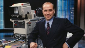 Il Giovane Berlusconi, la trama, le testimonianze e i segreti sulla vita del Cavaliere