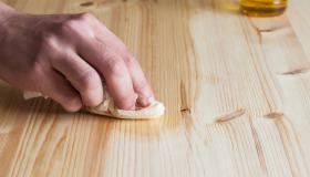 Come sbiancare il legno, il trucco del bicarbonato