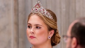 La Principessa Amalia brilla al suo primo banchetto di Stato