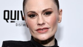 Anna Paquin sul red carpet col bastone, problemi di salute: “Non è stato facile”