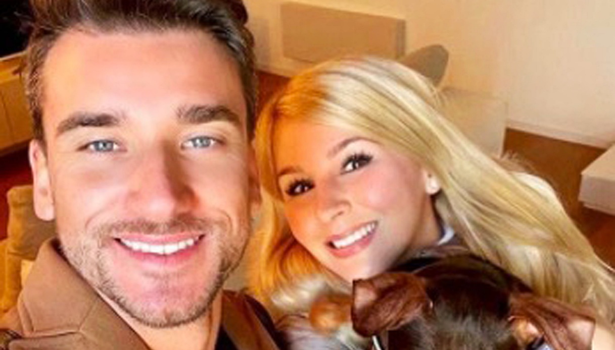 Damiano Carrara e la moglie svelano il sesso del bebè: “La scoperta più dolce”