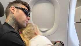 Fedez, la nuova vita da papà single: il primo viaggio solo con i figli