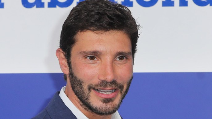 “Stefano De Martino al posto di Amadeus”, i dettagli del contratto