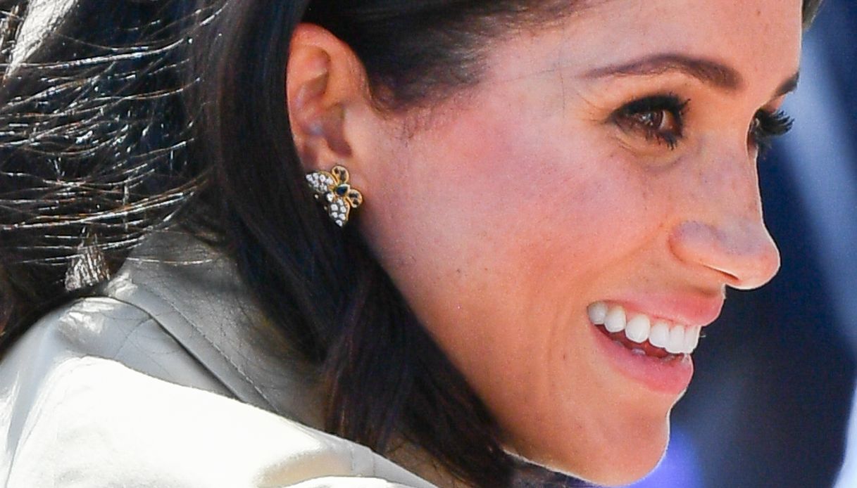 Gli orecchini a farfalla di Meghan Markle