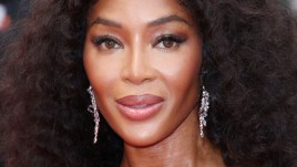 Festival di Cannes 2024, Naomi Campbell è la perfezione in trasparenza sul red carpet